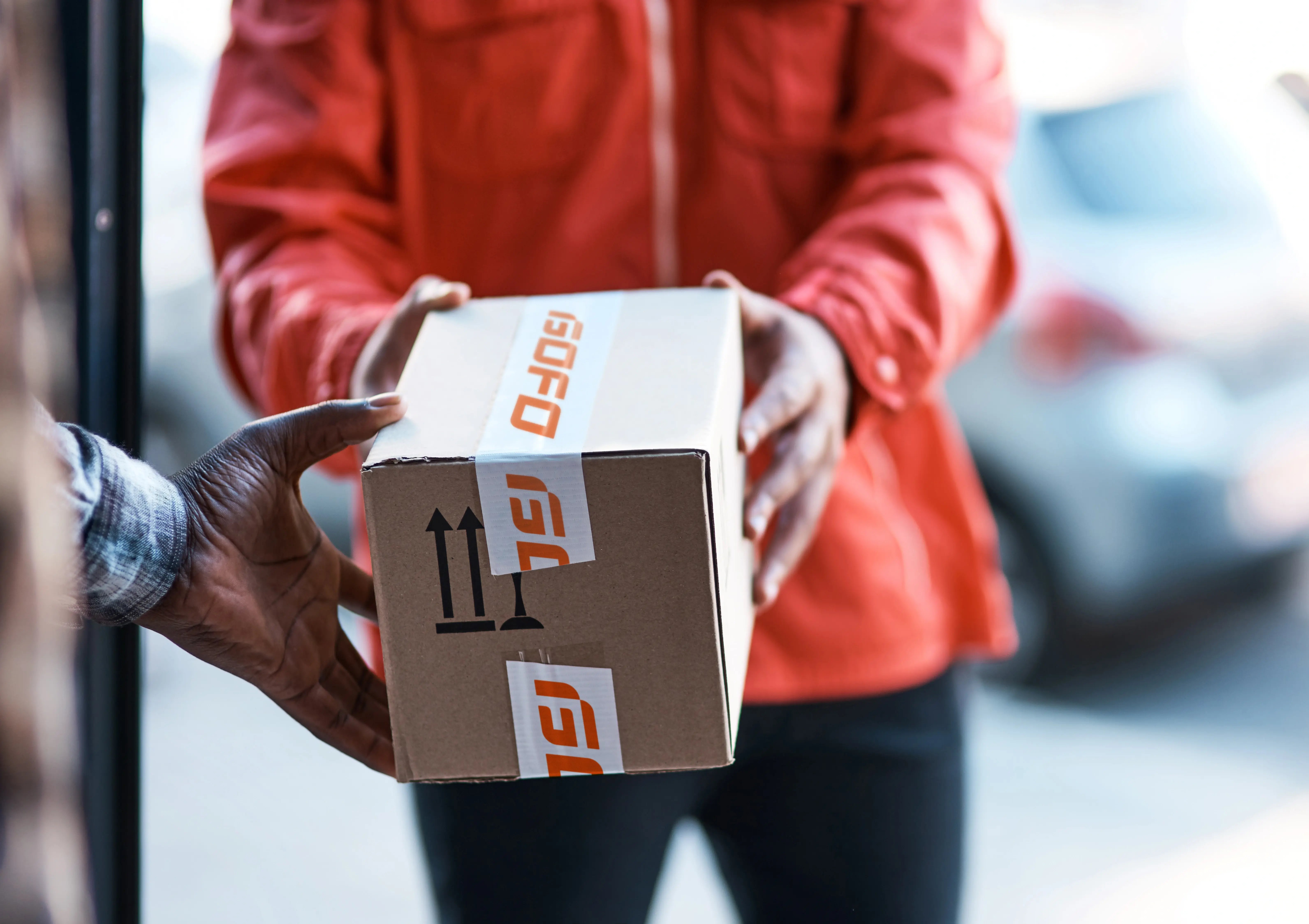 GOFO_pakketlevering aan deur2